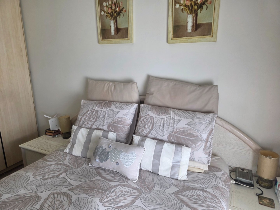 2 Bedroom Property for Sale in Langenhovenpark Free State